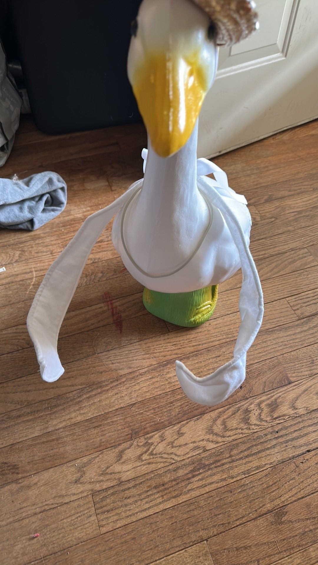 Poseable goose wings